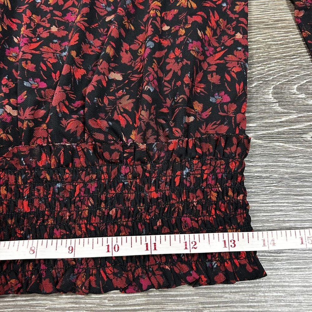 Evereve Black Floral V-Neck Smocked Waist Blouse - Picture 7 of 8